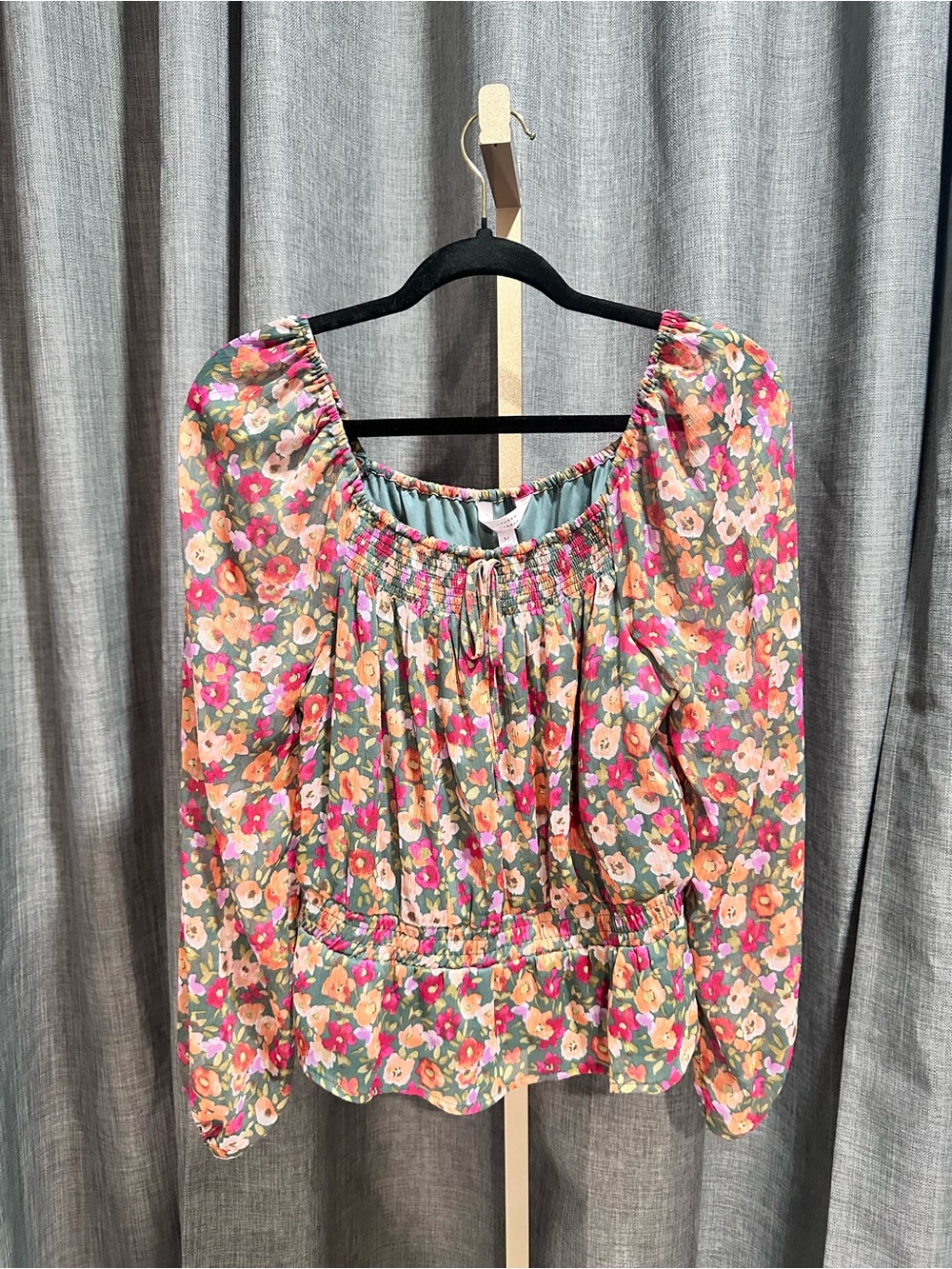 ❤️❤️LC Lauren Conrad Pink and Green Floral Peasant Blouse